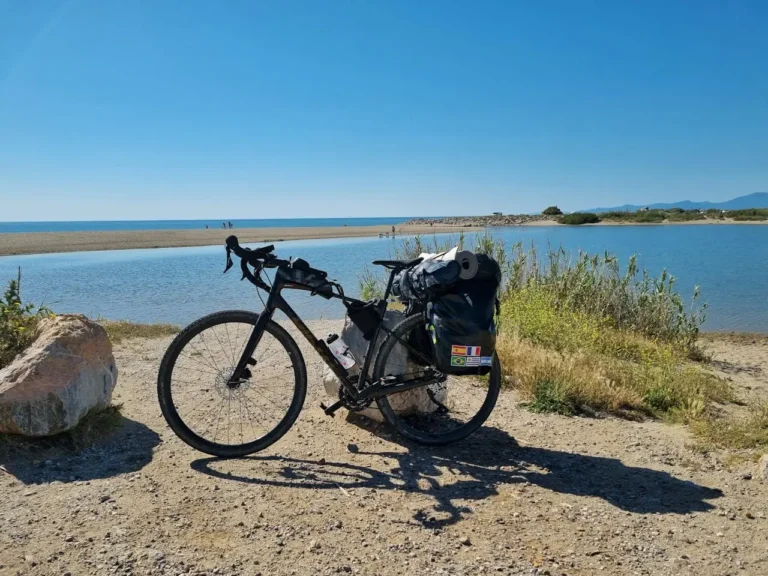 Gravel und Bikepacking in Hamburg am See, Fahrrad vollgepackt